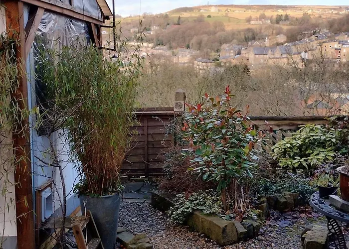 The Cabin - Great Views, Garden, Netflix, Near Town