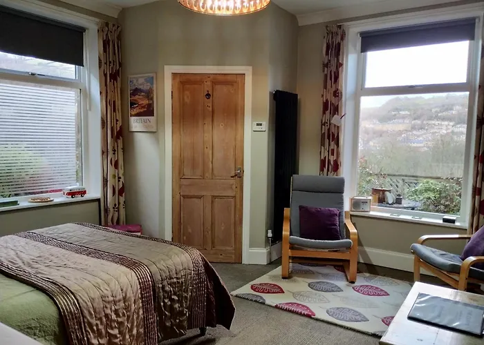 The Cabin - Great Views, Garden, Netflix, Near Town
