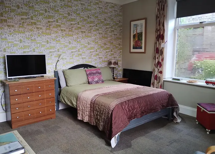 The Cabin - Great Views, Garden, Netflix, Near Town